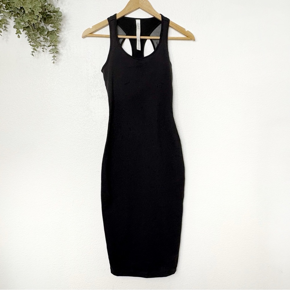 LULULEMON • Globetrotter Dress in Black - Picture 5 of 9